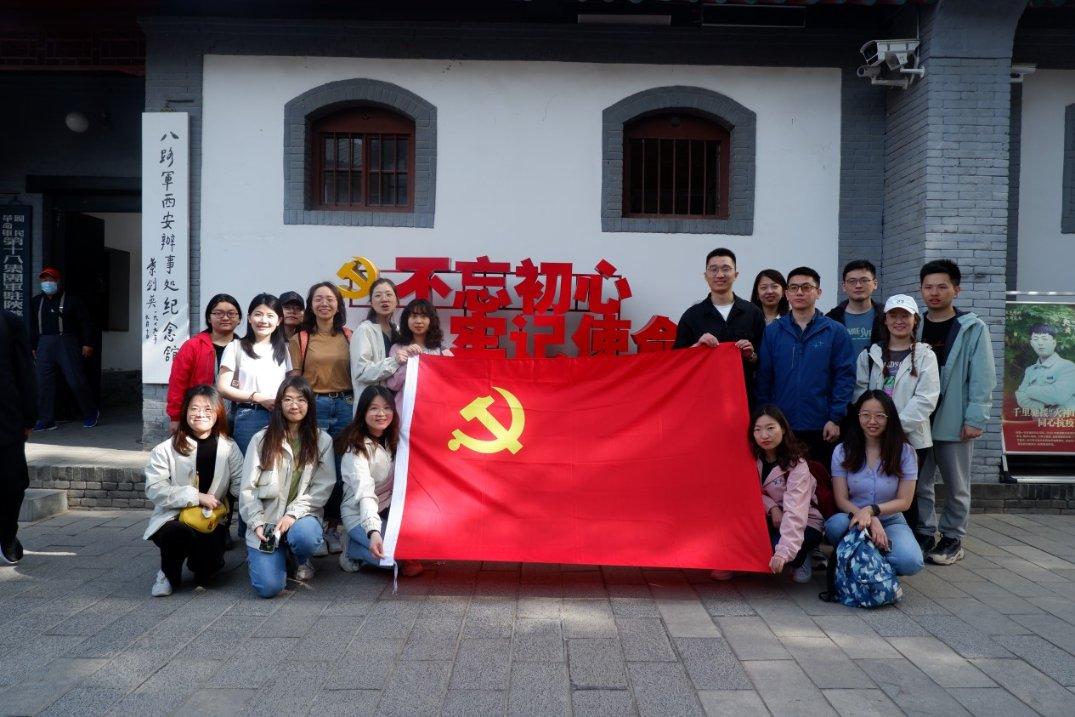 明知道你喜欢她，却又不跟你好，你想放弃她，她又来找你，怎么形容这类人？游戏画面